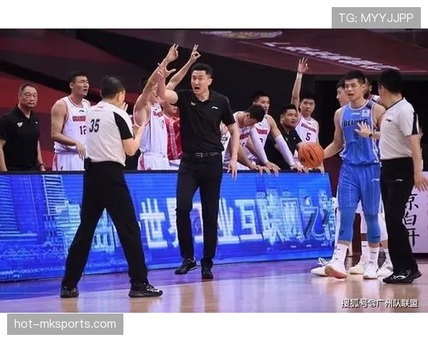 踩踏犯规为何常被漏判？裁判如何界定恶意与无意？